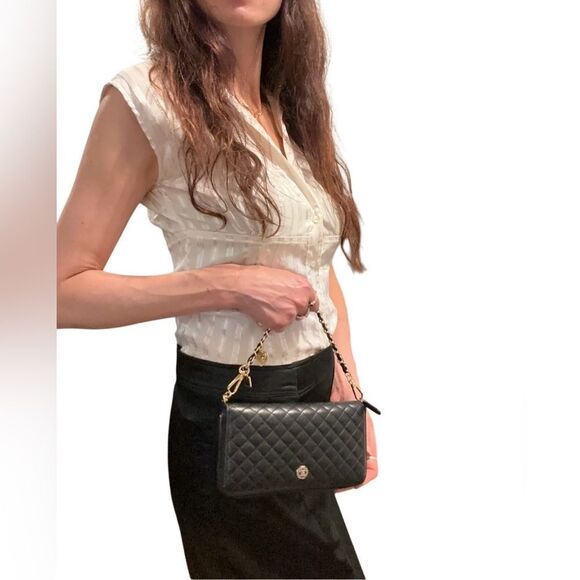 CHANEL Black Quilted Wallet with Gold Accent - Picture 13 of 14